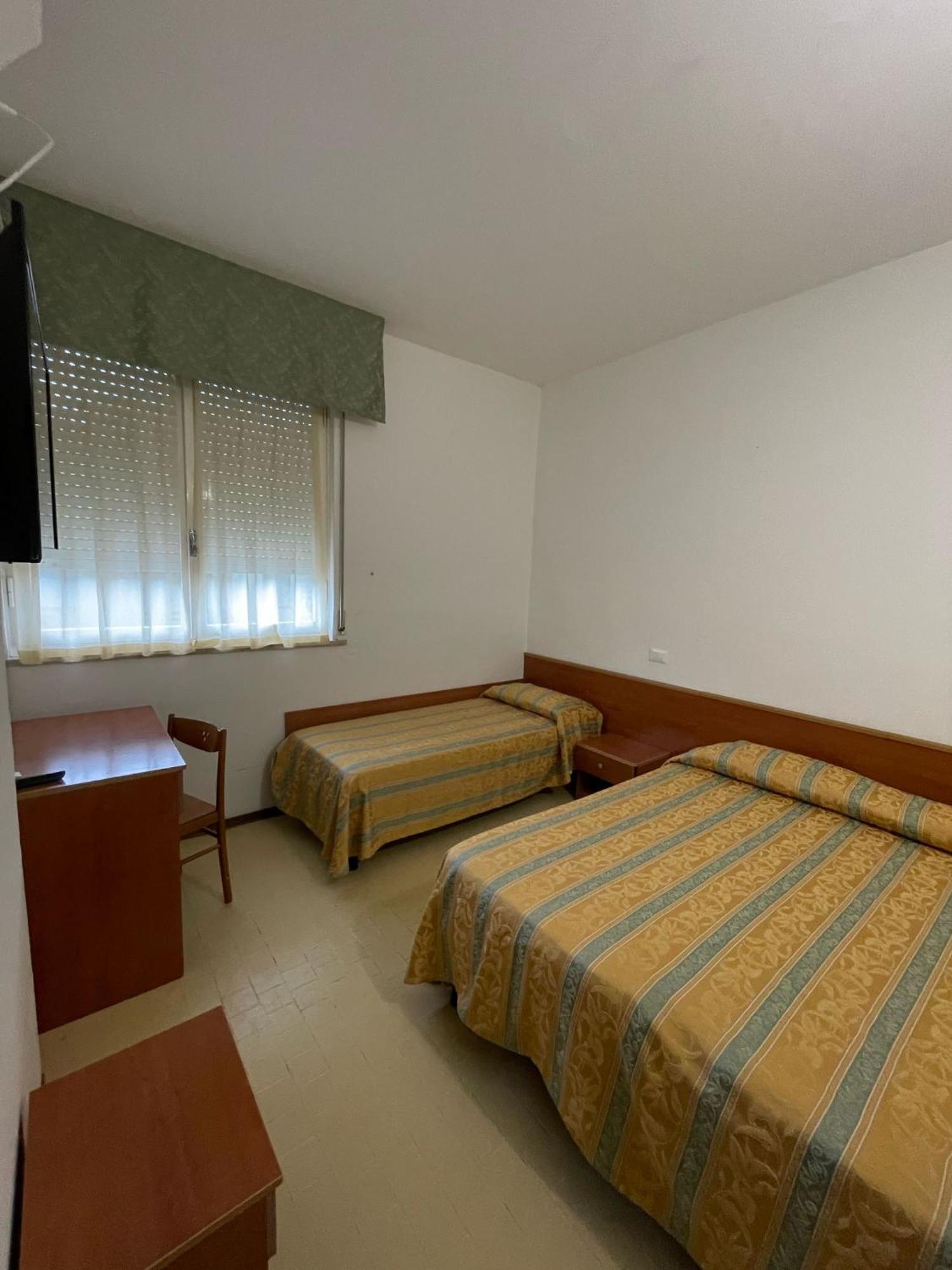 Hotel Zeus Lido di Classe Zewnętrze zdjęcie